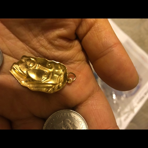 18k GOLD JESUS FACE PENDENT